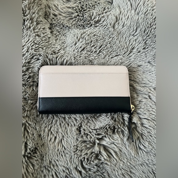 Kate Spade Wallet - Picture 2 of 4